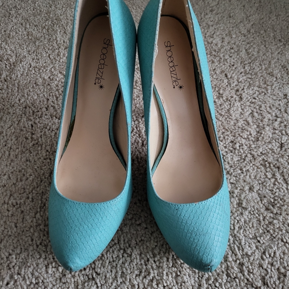 ShoeDazzle turquoise stilettos